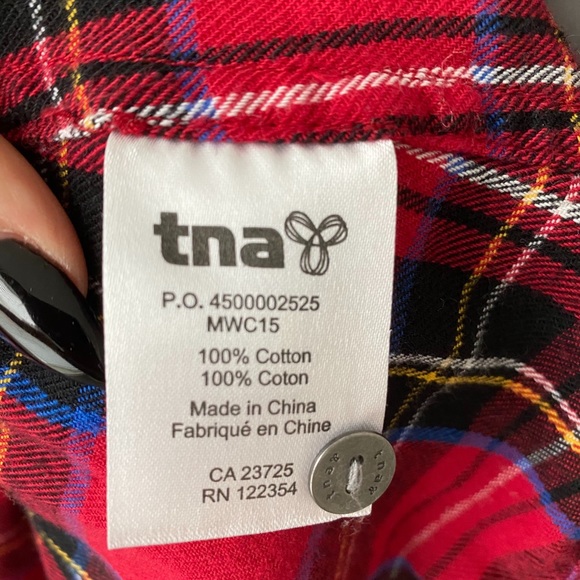 Aritzia TNA Plaid Classic Fit Flannel Shirt - Picture 4 of 4